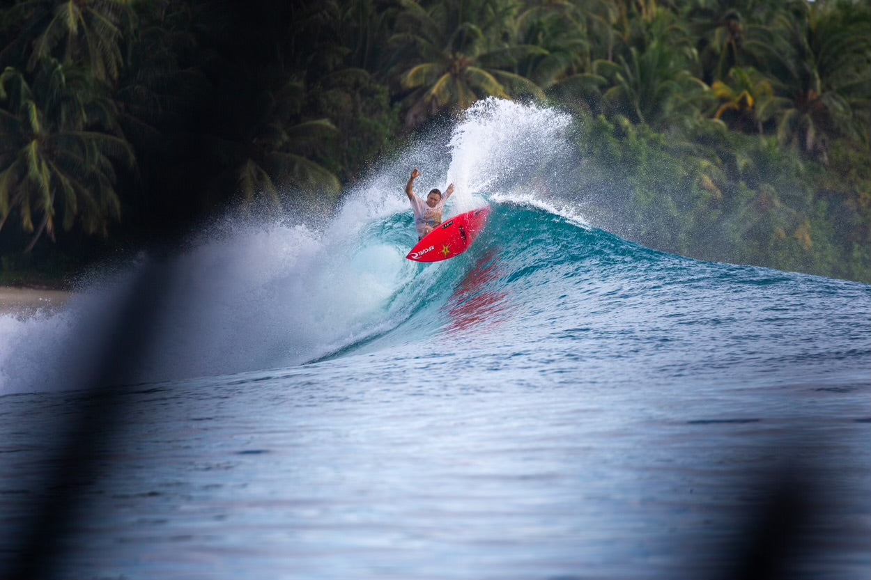 Turtlebox ambassador Alyssa Spencer surfing