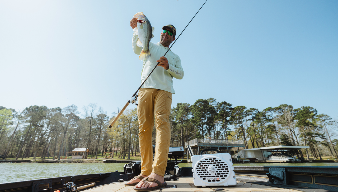 lifestyle photo of Lee Livesay Bassmaster Elite Angler | Turtlebox Ambassador 