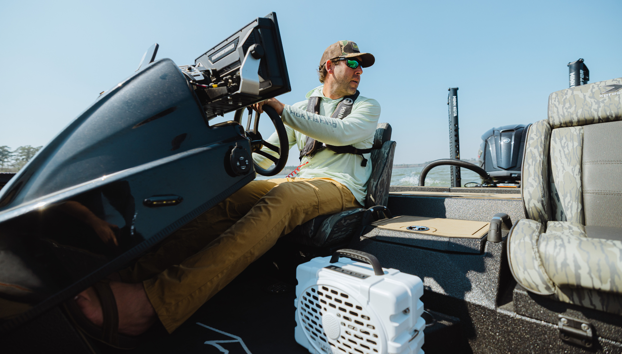 lifestyle photo of Lee Livesay Bassmaster Elite Angler | Turtlebox Ambassador 